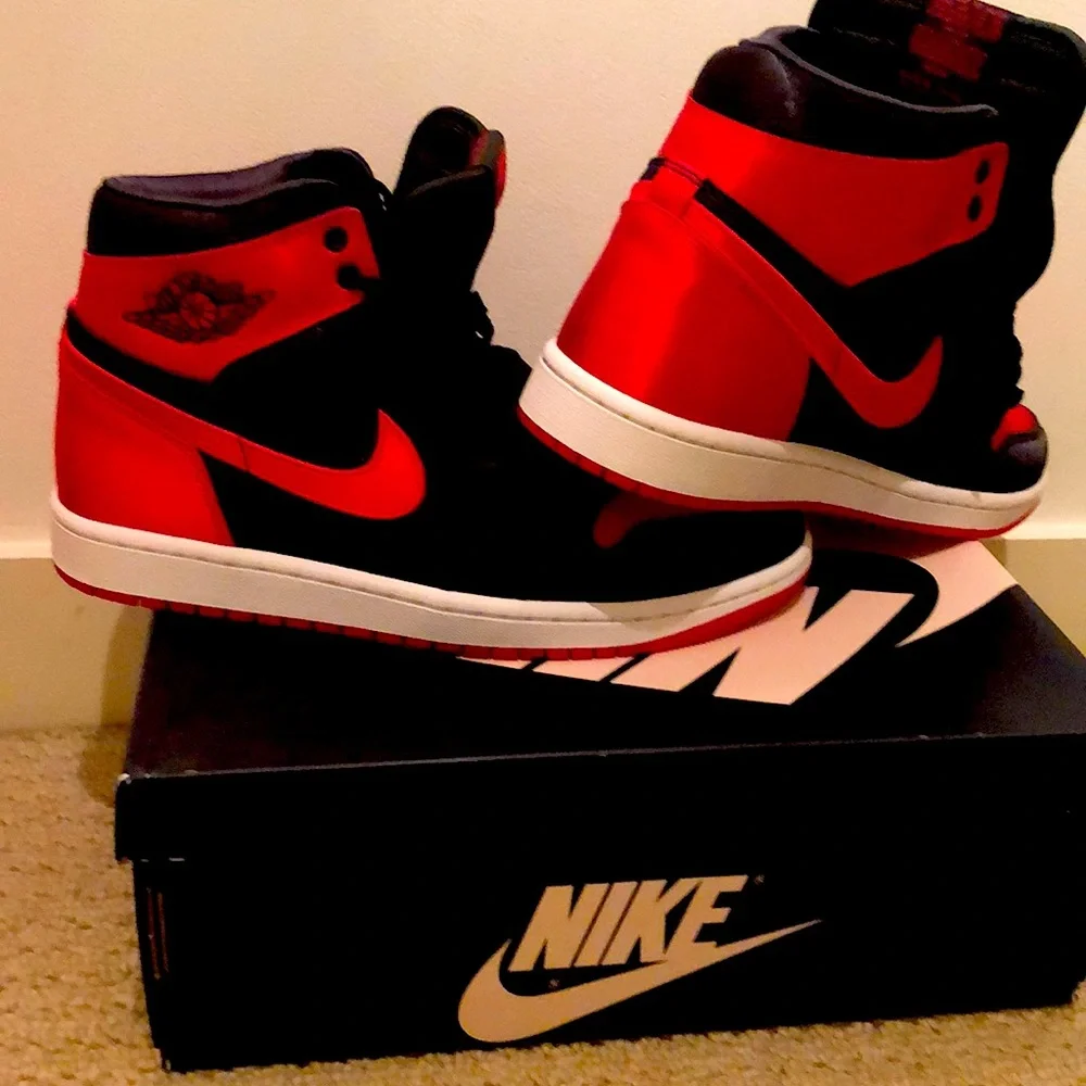 NIB never used authentic Nike air Jordans additional red laces - Picture 1 of 11